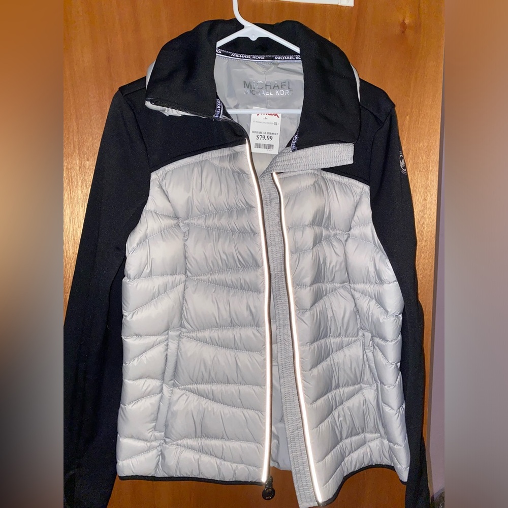 Michael Kors Lightweight Down Puffer Jacket in Black/Opal Gray